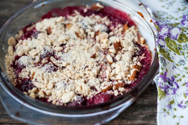 Apple Blueberry Crumb Pie